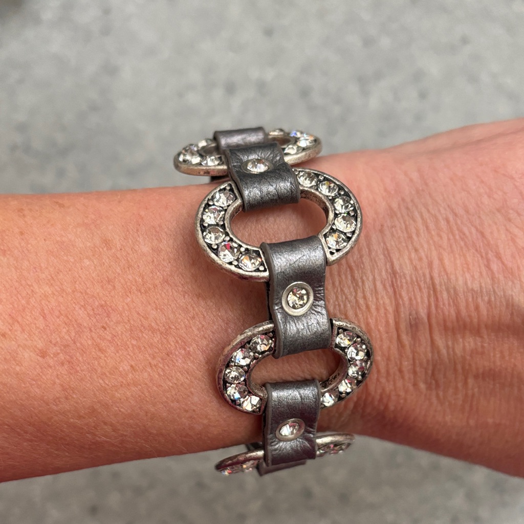 Chic Silver Crystal-Embellished Bracelet 12$